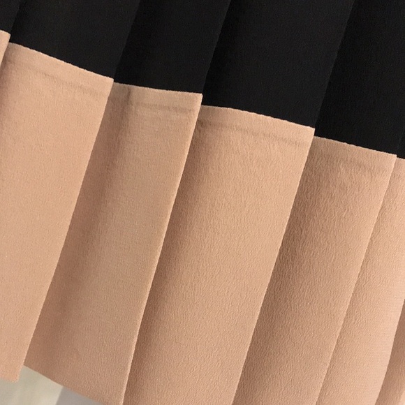 CRISTIAN DIOR Pleated Accents Silk Skirt. CHR0707-ID - Picture 3 of 13